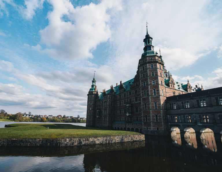 Byvandring ved Frederiksborg Slot & smørrebrød med Grevinde Danner