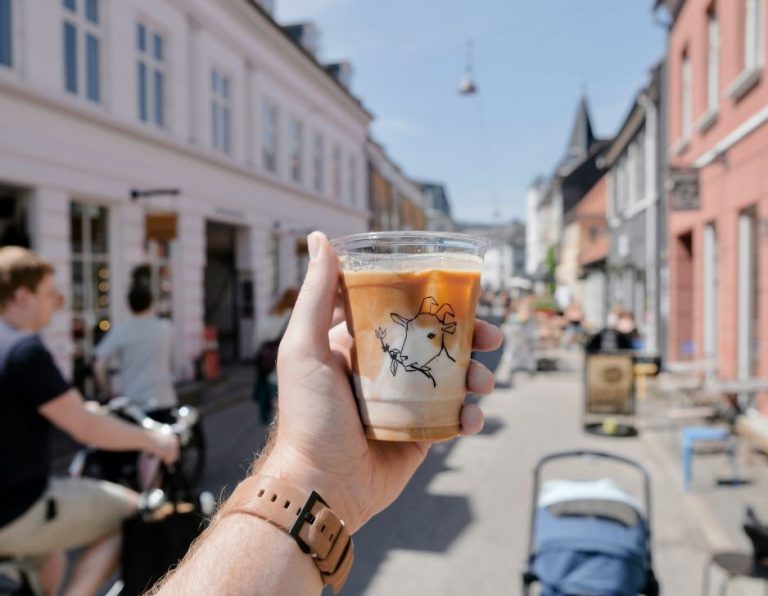 Guidet tur med smagsoplevelser på Aarhus Ø – Lokal mad og historie i hjertet af Aarhus Ø