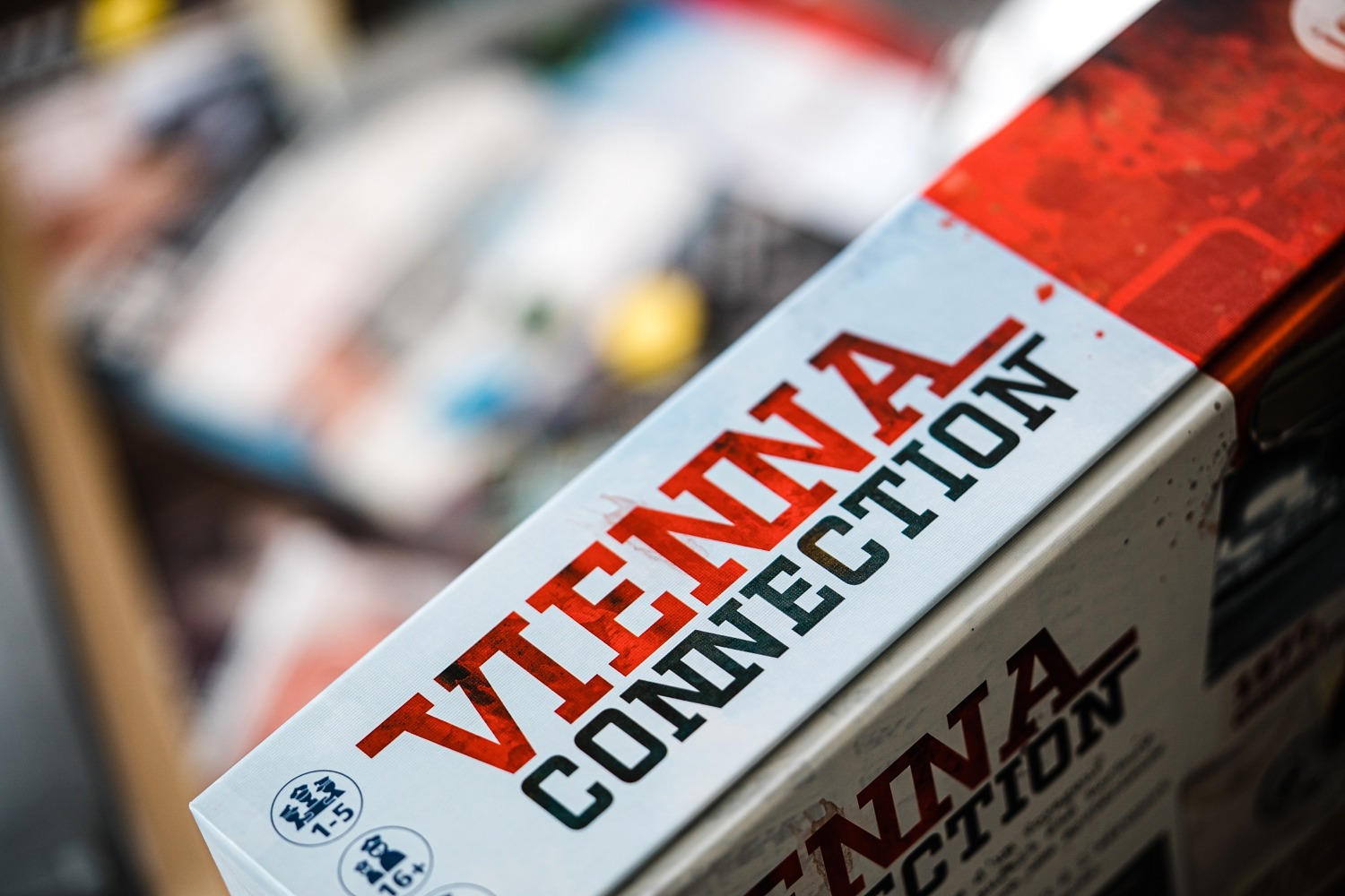 Vienna Connection Detective Iello jeu de société boardgame