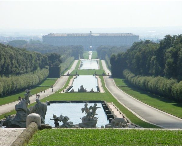 View-of-the-northern-facade-from-the-middle-of-the-Garden.-Photo-Credit-640x480