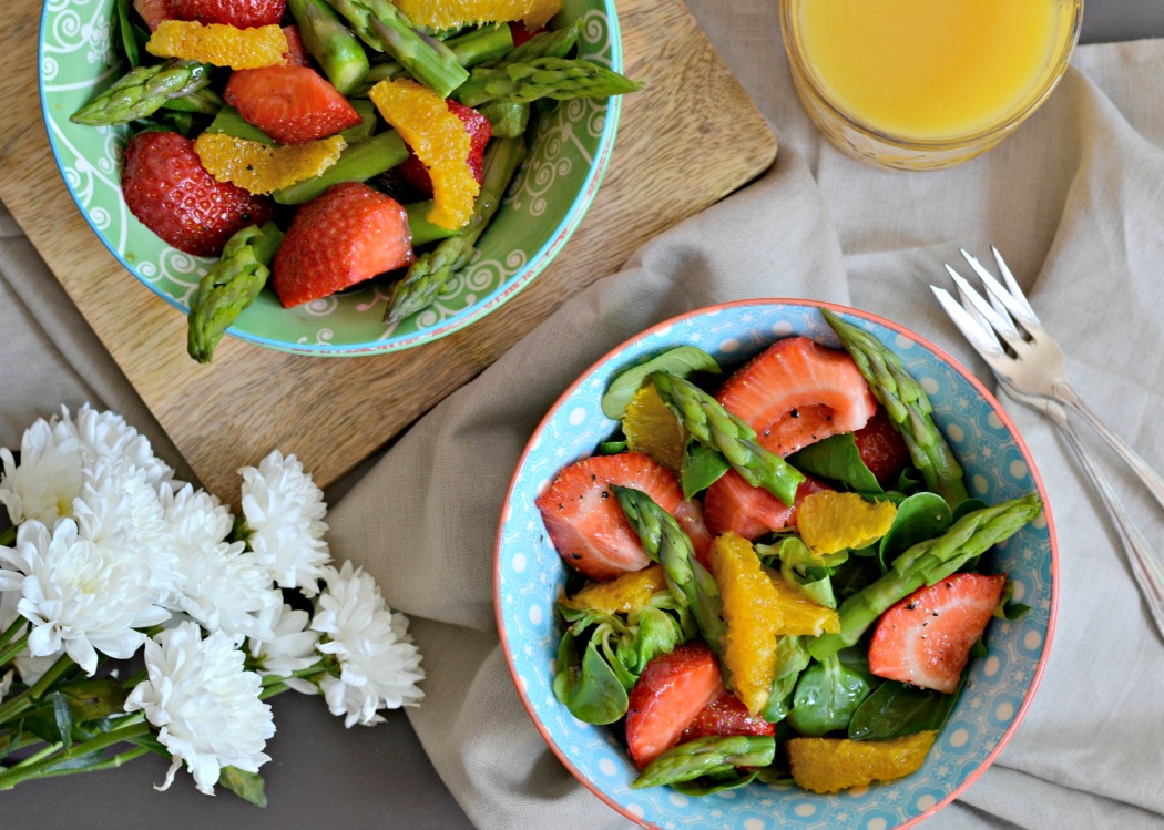 erfrischender-sommer-erdbeersalat-mit-gruenem-spargel-das-leben-ist-schoen-sylvislifestyle