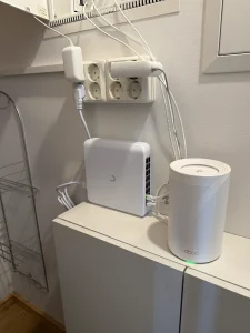 Datorkirurgen AB - Installation av TP-Link BE85 för stabil Wi-Fi-täckning i hela hemmet.