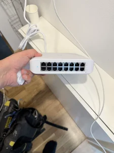 Optimerad nätverkstäckning med Ubiquiti Gigabit switch installerad av Datorkirurgen AB på Lidingö.