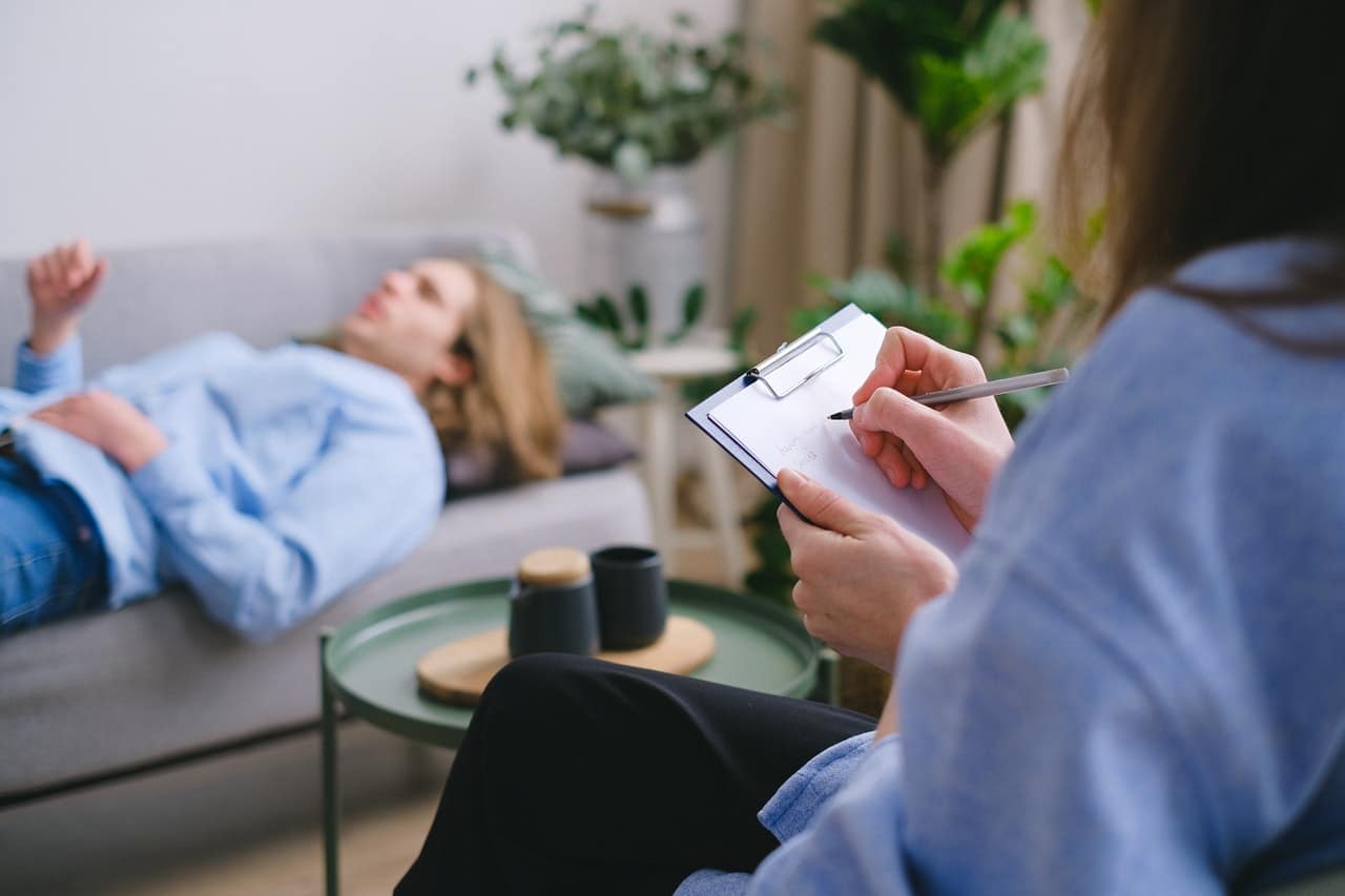 Kan ik naar een psycholoog voor hulp bij traumaverwerking