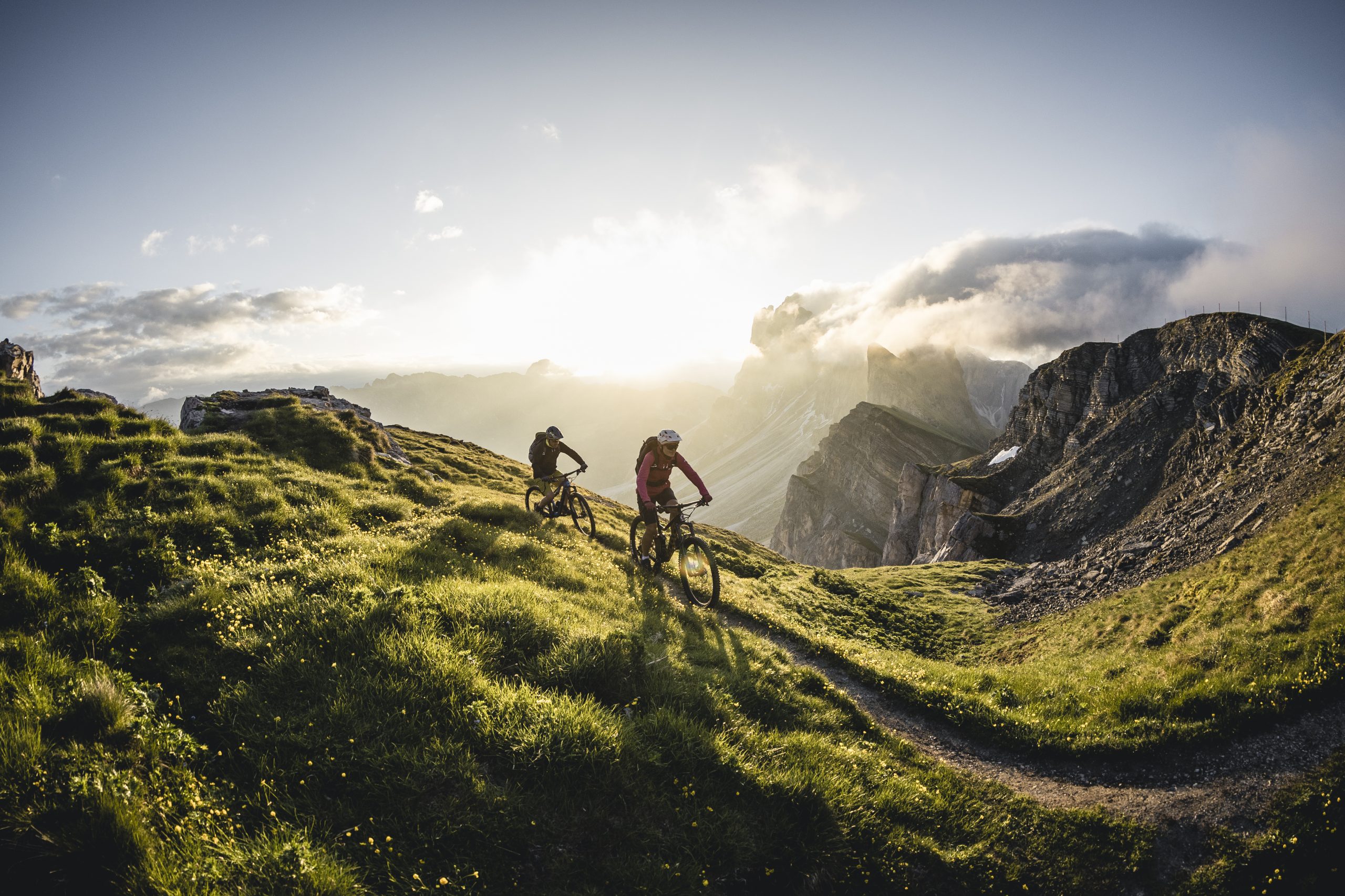Deze afbeelding heeft een leeg alt-attribuut; de bestandsnaam is S21_VAUDE_BS_Alpencross_Dolomiten_r-8-scaled.jpg