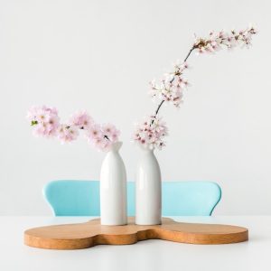 Productfoto voor Healing - sereen beeld met tafel en bloemen