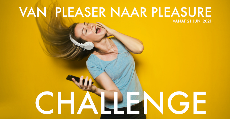 poster met jonge vrouw dansend met headphones