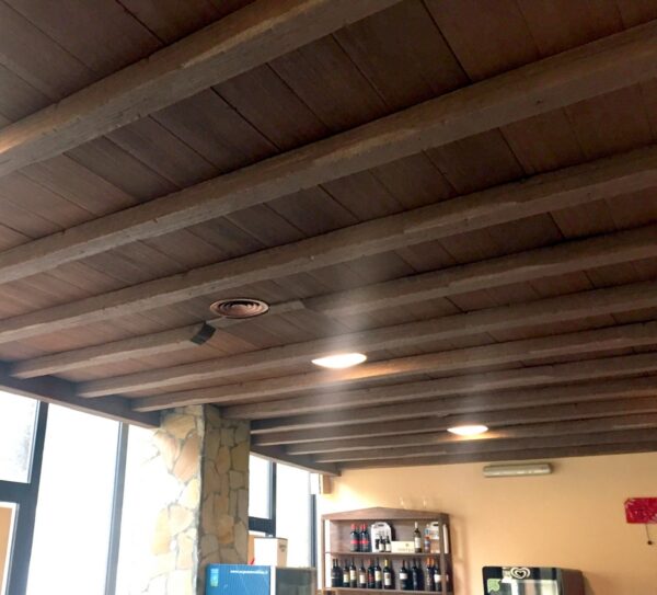 Travi finto legno - pannelli effetto tavola antica - abbellimento soffitti con travi e tavolati in polistirolo effetto legno
