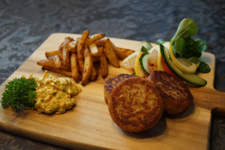 fiskefrikadeller opskrift hjemmerørt remoulade