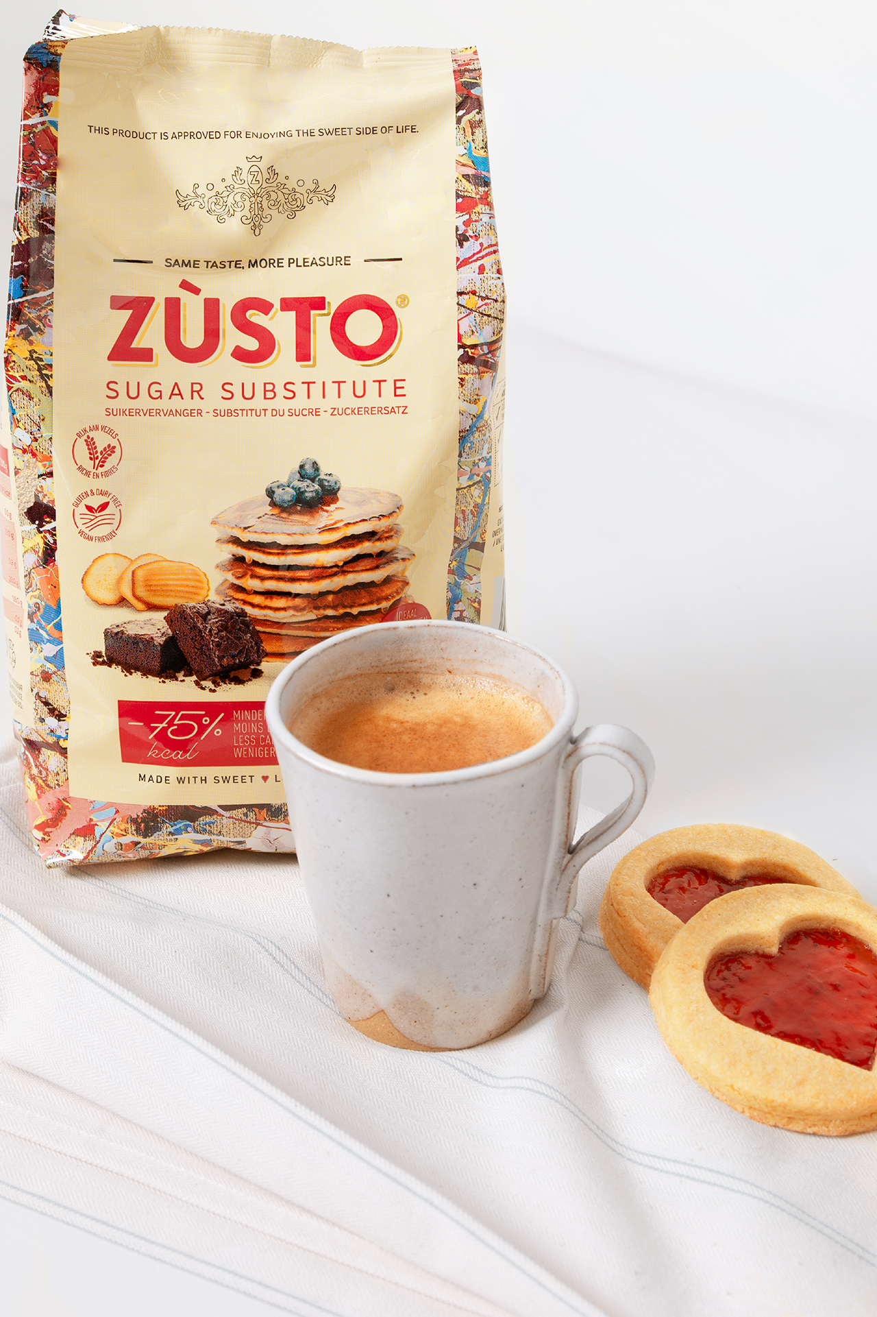 Zùsto coffee and cookie