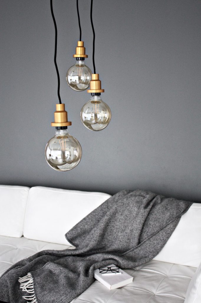Living Room Update – LED pendant lightbulbs