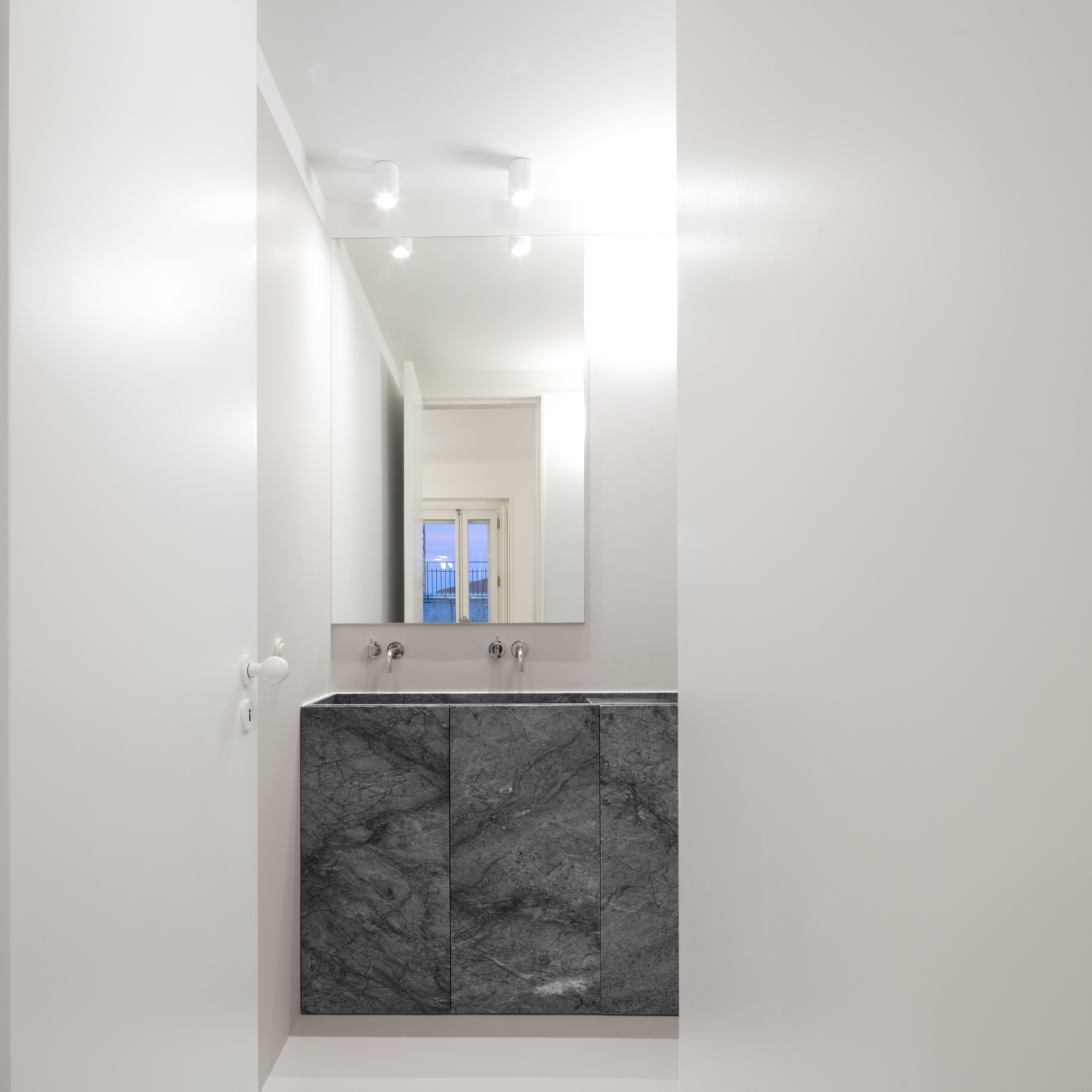 Apartment AMC, Rar.Studio, Marble Bathroom Design