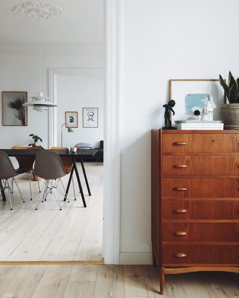 Scandinavian interior, copenhagen apartment, mixing old and new interior