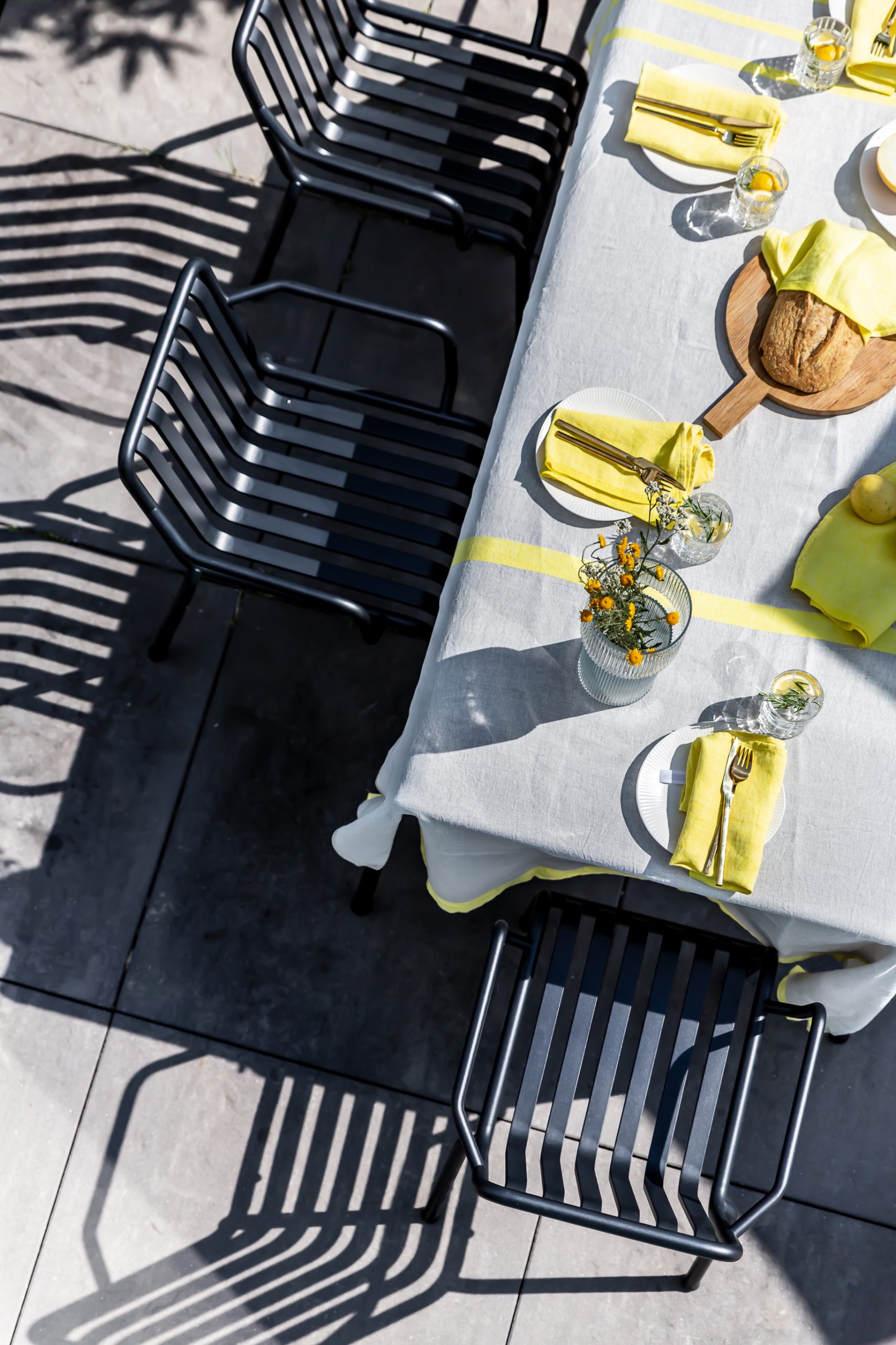 Summer Outdoor table setting ecological linen table cloth