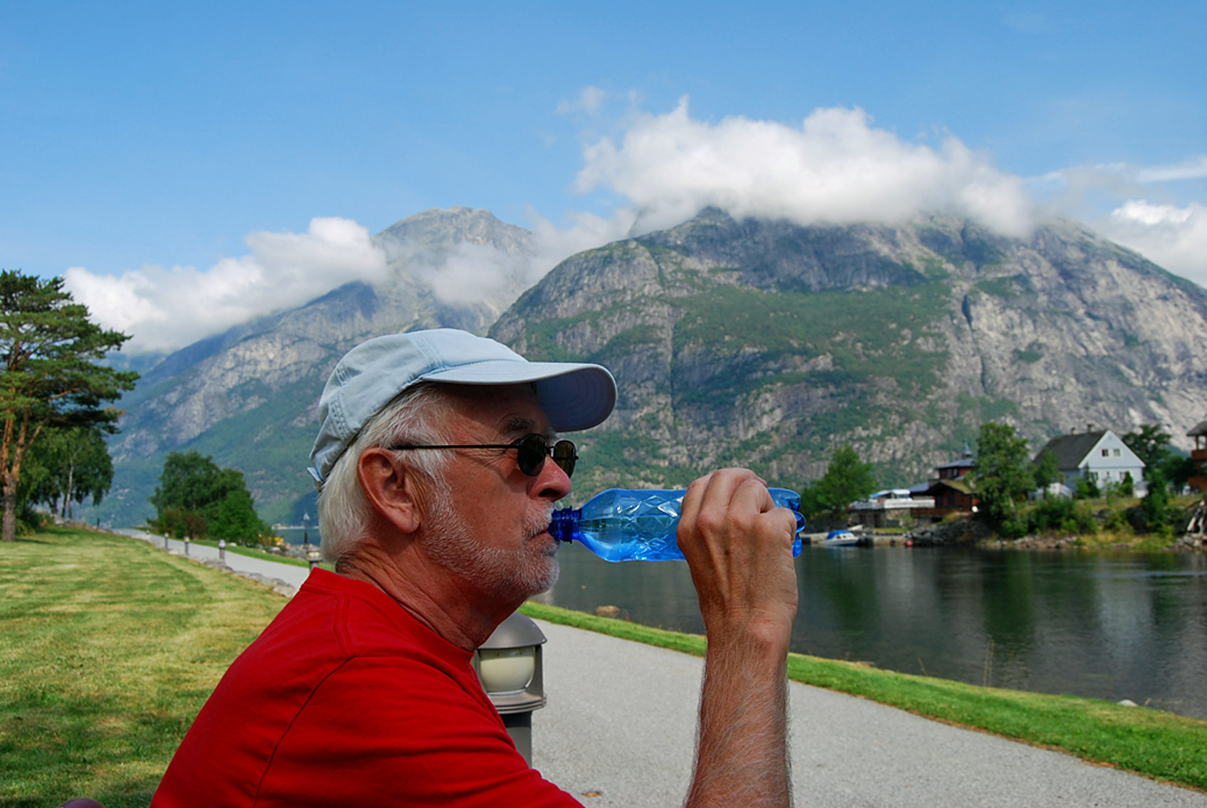 Denna bild har ett alt-attribut som är tomt. Dess filnamn är EidfjordKenthvatten2017.jpg