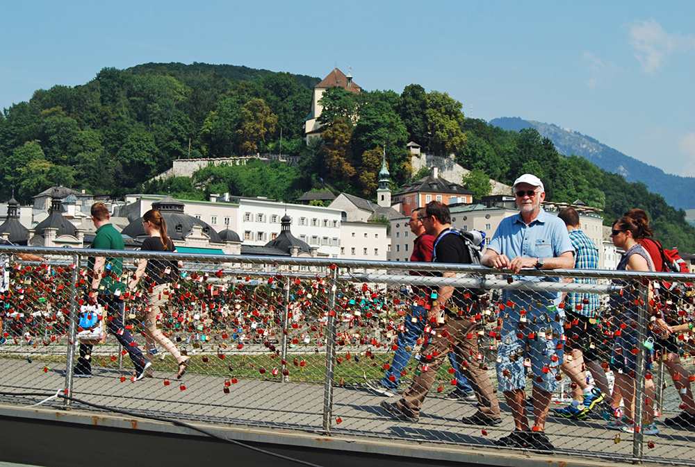 Denna bild har ett alt-attribut som är tomt. Dess filnamn är 2019SalzburgKenthbron.jpg