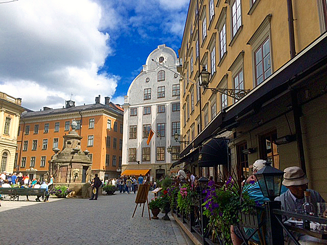Denna bild har ett alt-attribut som är tomt. Dess filnamn är Sthlmuteresthattar.jpg