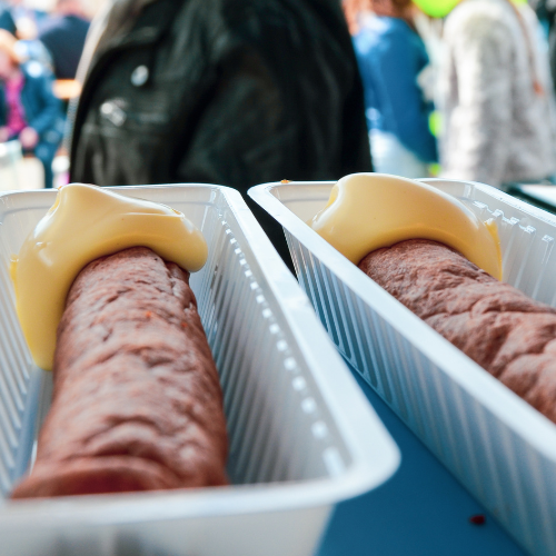 frikandellen in frietwagen van de sluis catering