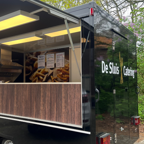 Frietwagen van de sluis catering in tilburg