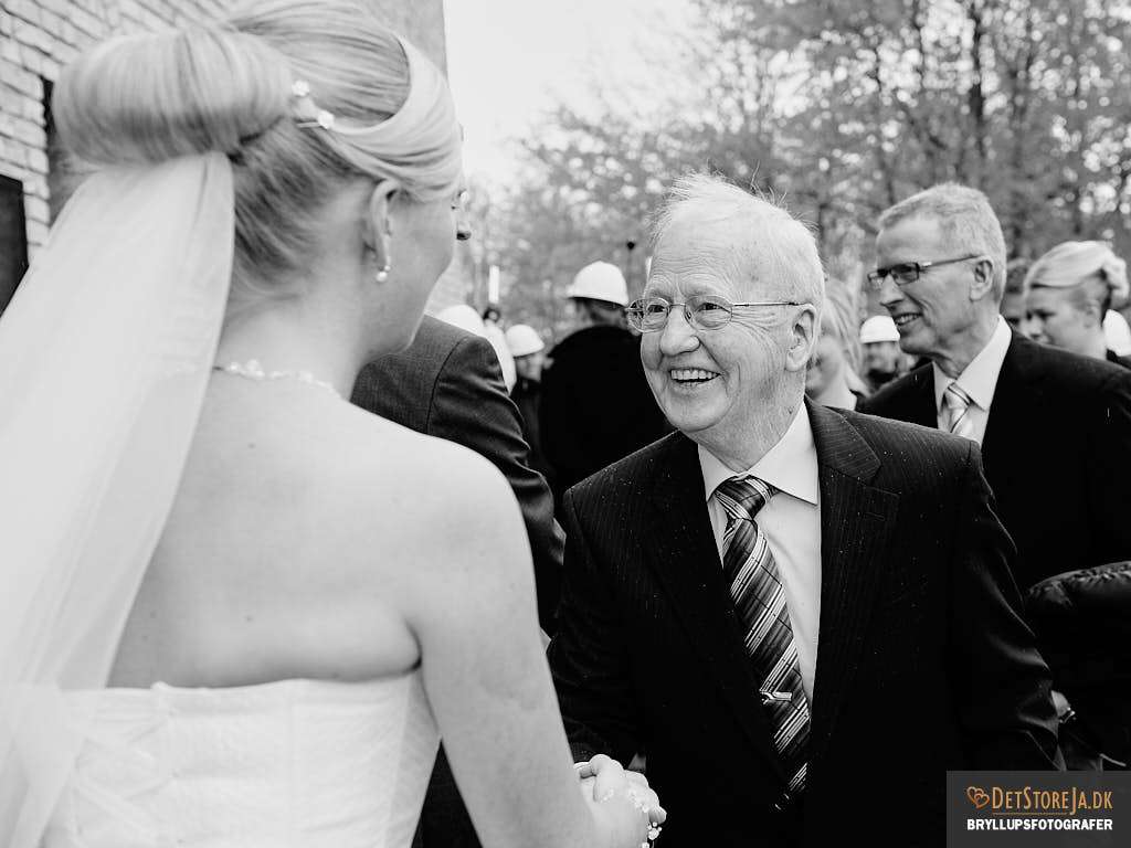 bryllupsfotograf brud lykønskes