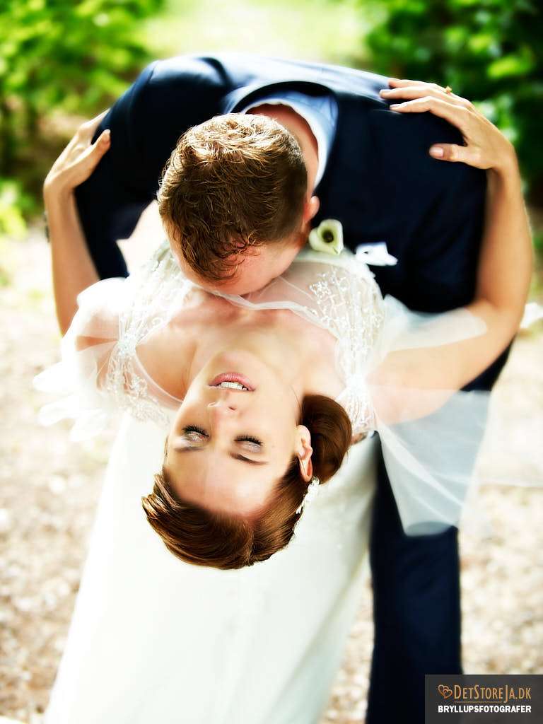 bryllupsfotograf haderslev smuk brud lægges bagover