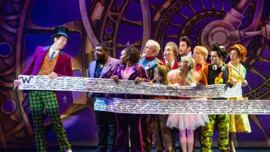 ‘Charlie and the Chocolate Factory’, een musical om duimen en vingers af te likken
