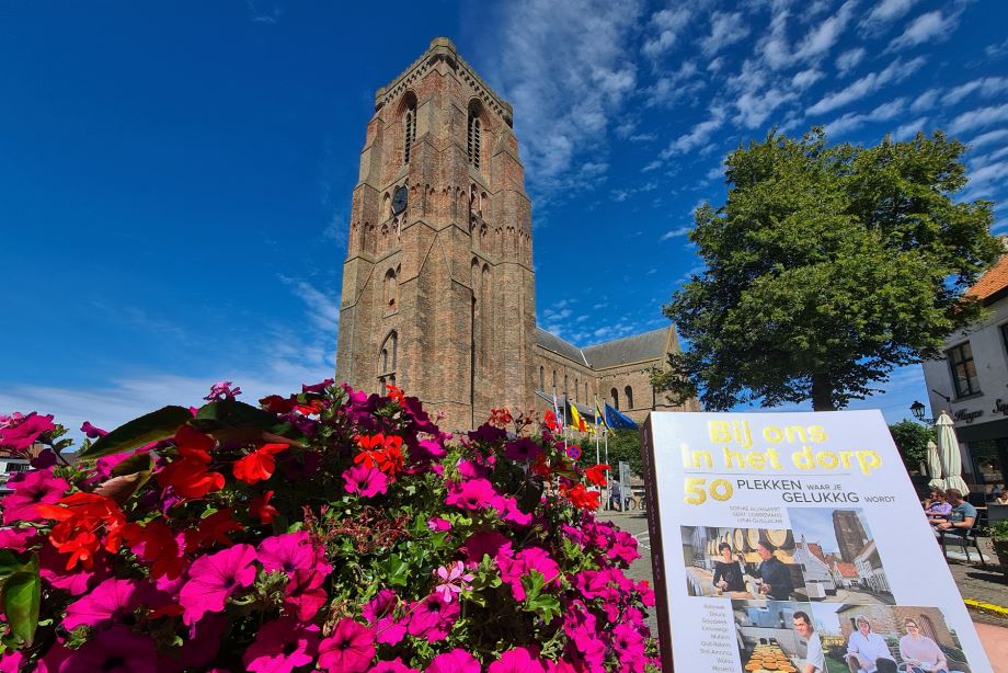 Toerist in eigen land: Op zoek naar ultiem geluk ‘Bij ons in het dorp’