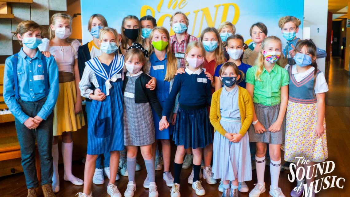 De Von Trapp-kinderen voor de musical ‘The Sound of Music’ zijn bekend!