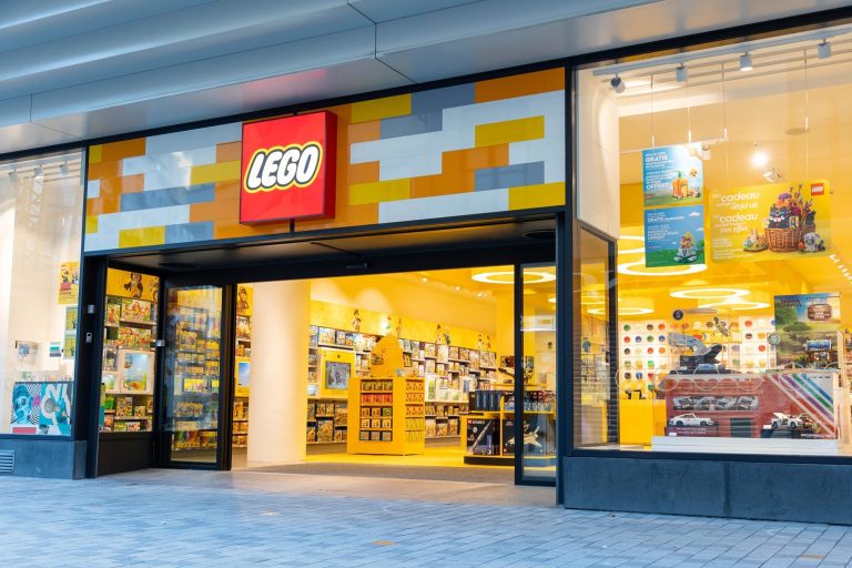 Lego-winkel in Brusselse Nieuwstraat opent de deuren - deugenieten