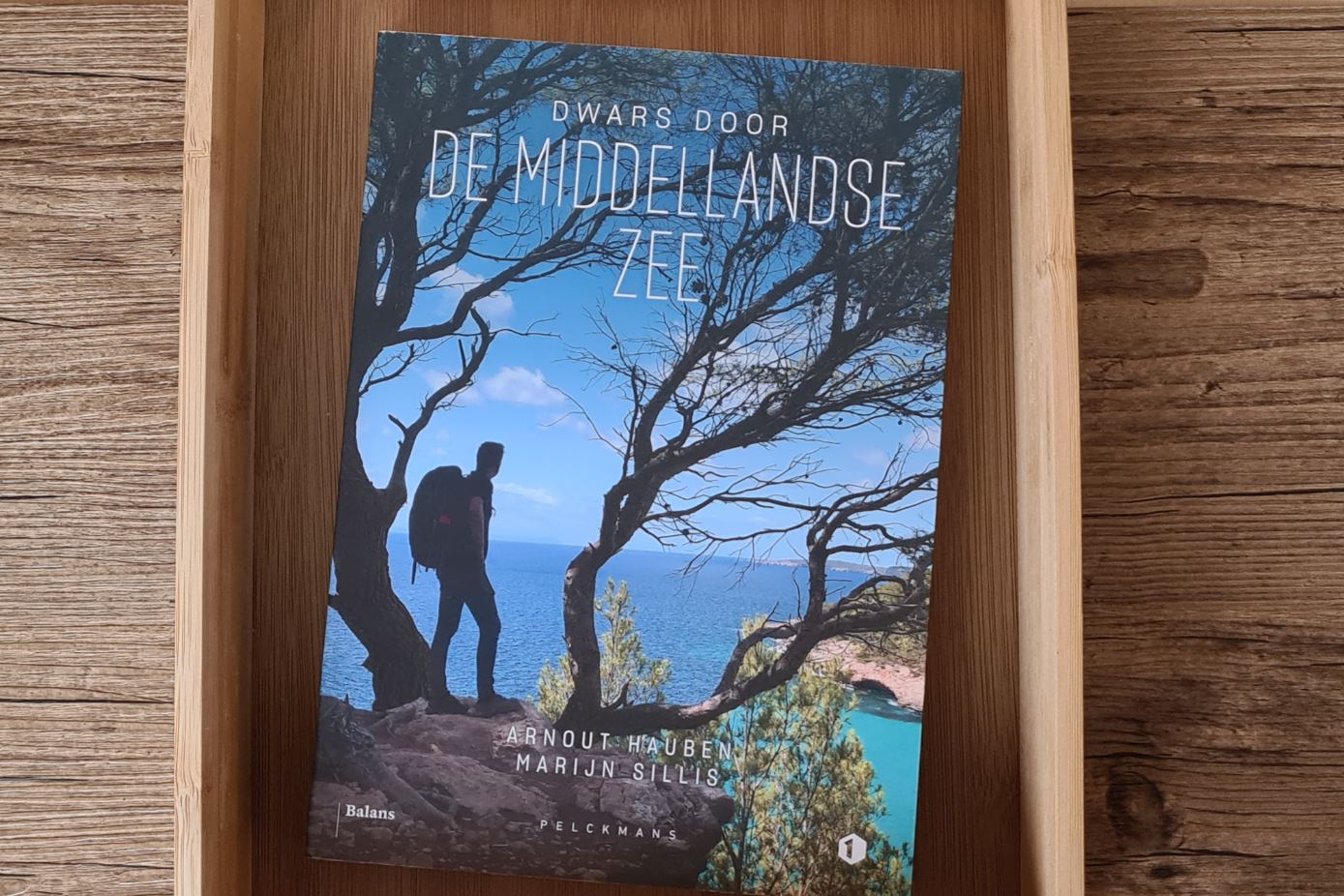 Arnout trekt met zijn hele hebben en Hauben 'Dwars door de Middellandse