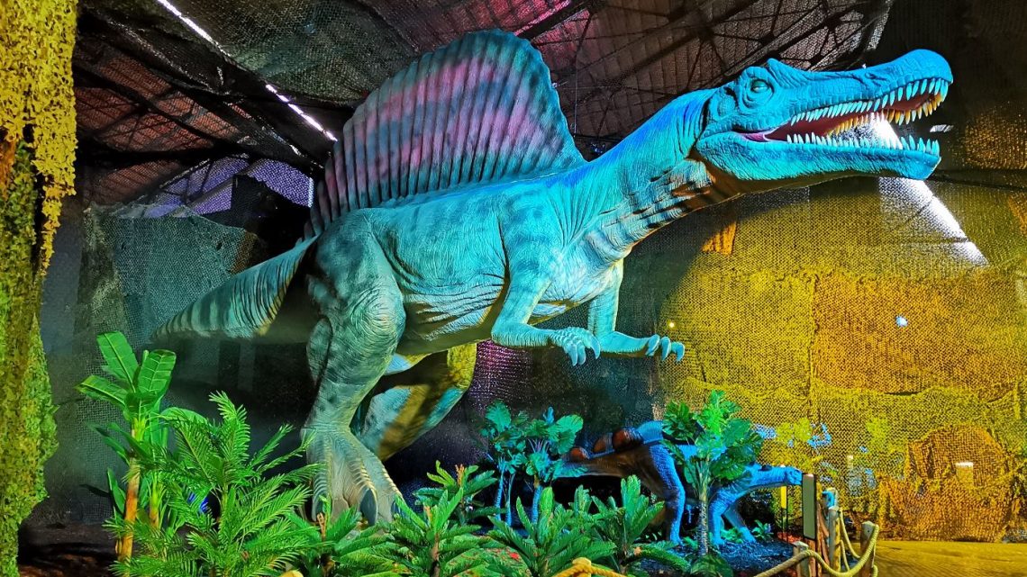 ‘Dinos Alive’ tovert Tour & Taxis om tot Jurassic Park