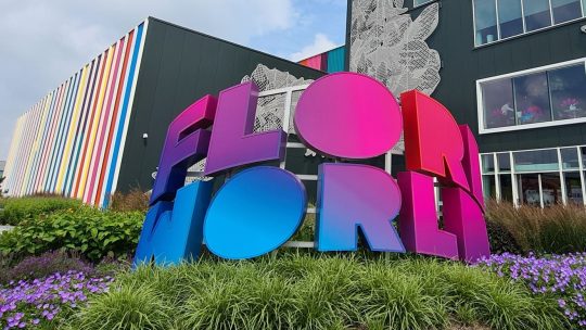 Gluren bij de buren: FloriWorld zet je letterlijk en figuurlijk in de bloemetjes