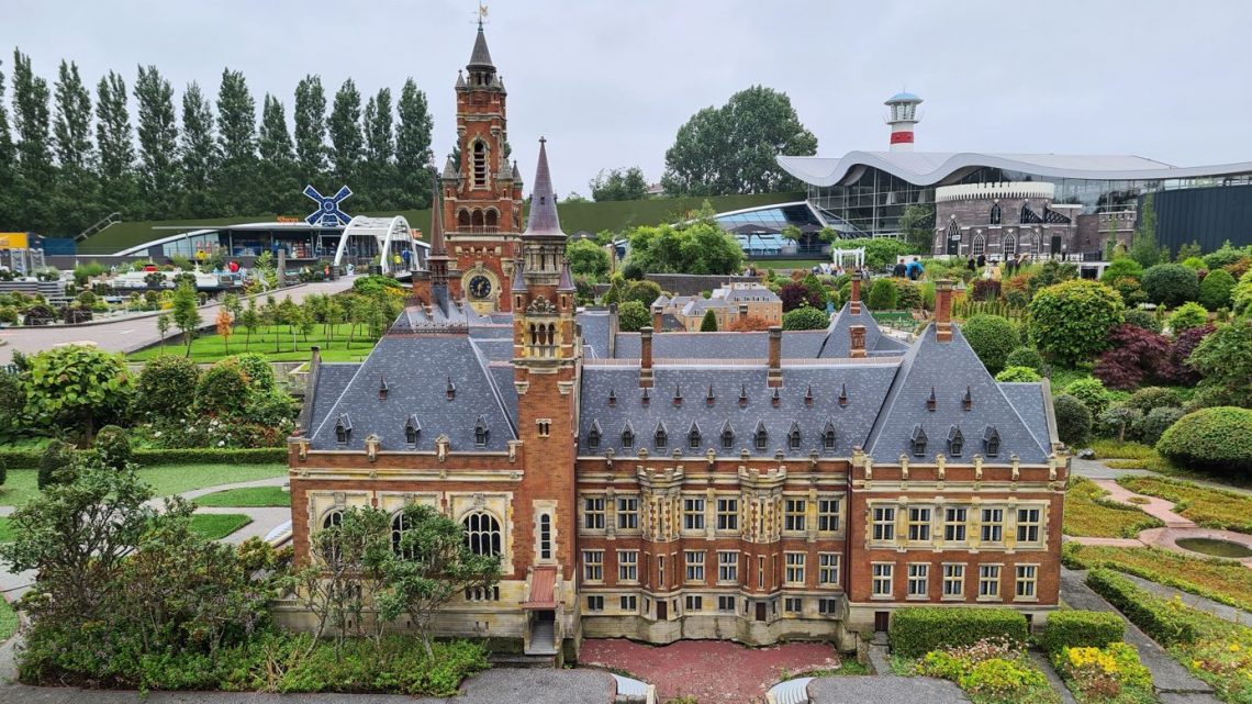 Gluren bij de buren: Op bezoek in Madurodam, de kleinste stad van Nederland