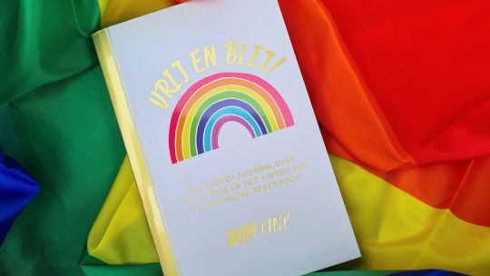 Vrij en blij! Een LGTBQIA+ journal over liefde, trots en het vinden van je innerlijke regenboog