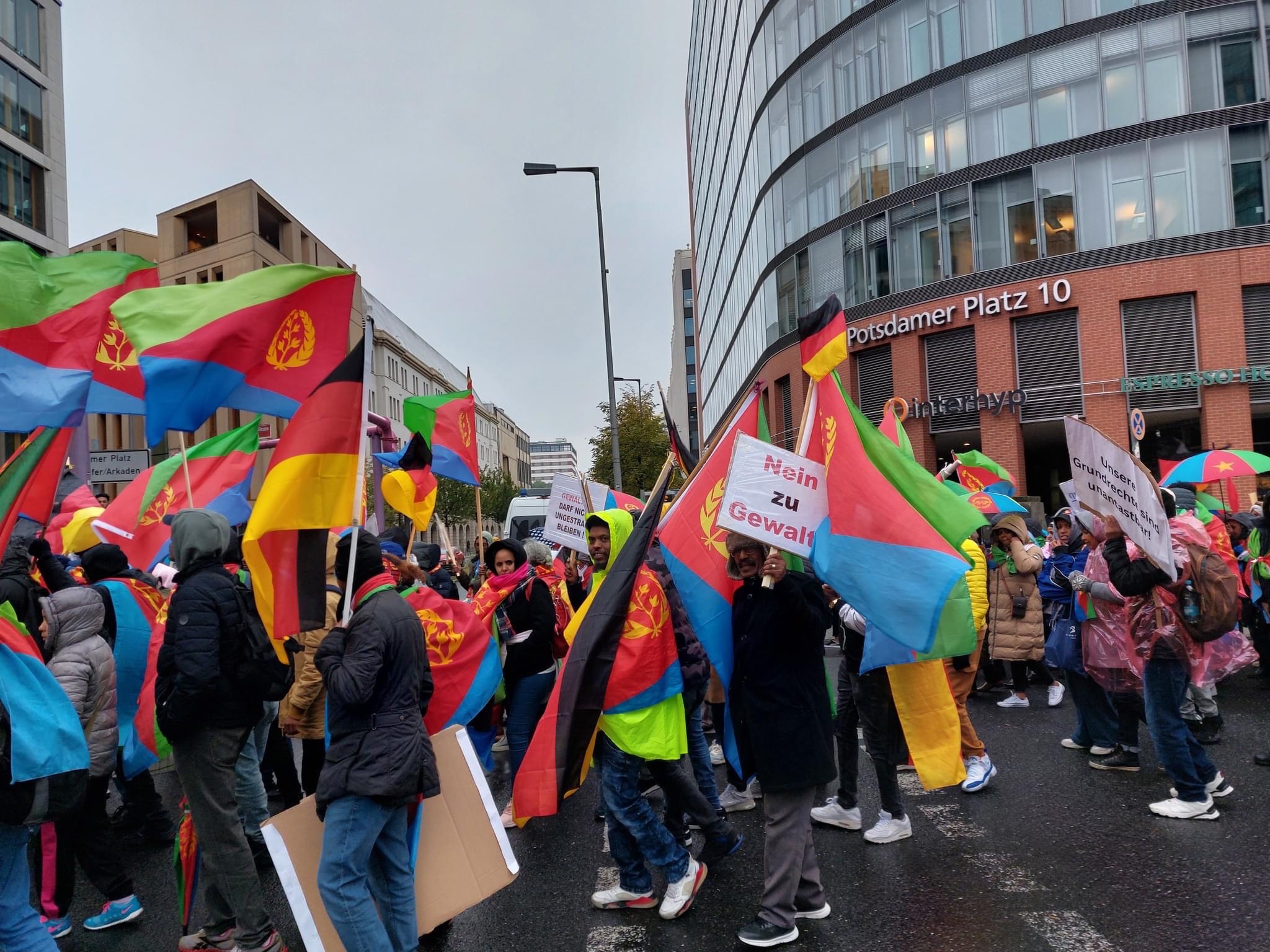 Gastbeitrag der DEUTSCH-ERITREISCHEN GESELLSCHAFT (DEG) auf der DEMO des Zentralrat der Eritreer in Deutschland, in BERLIN am 20.10.2023