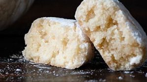 Italian-almond-cookies-soft-amaretti-3-ways-2-683x1024