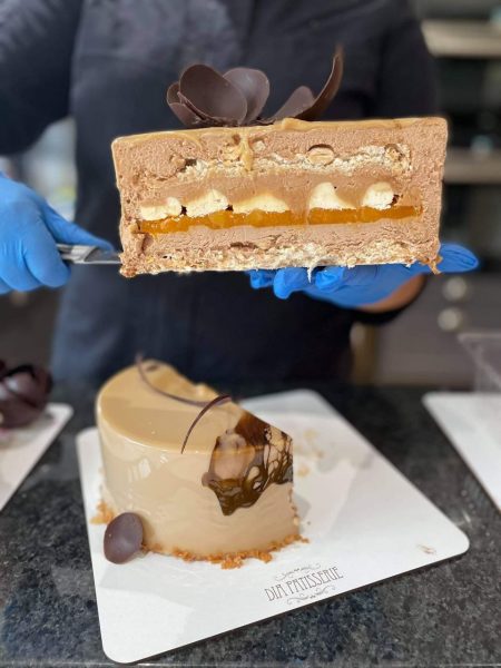 Lazdyno riešutų ir abrikosų morenginis tortas