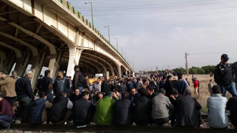 کارگران معترض هپکو خط آهن شمال- جنوب ایران را مسدود کردند