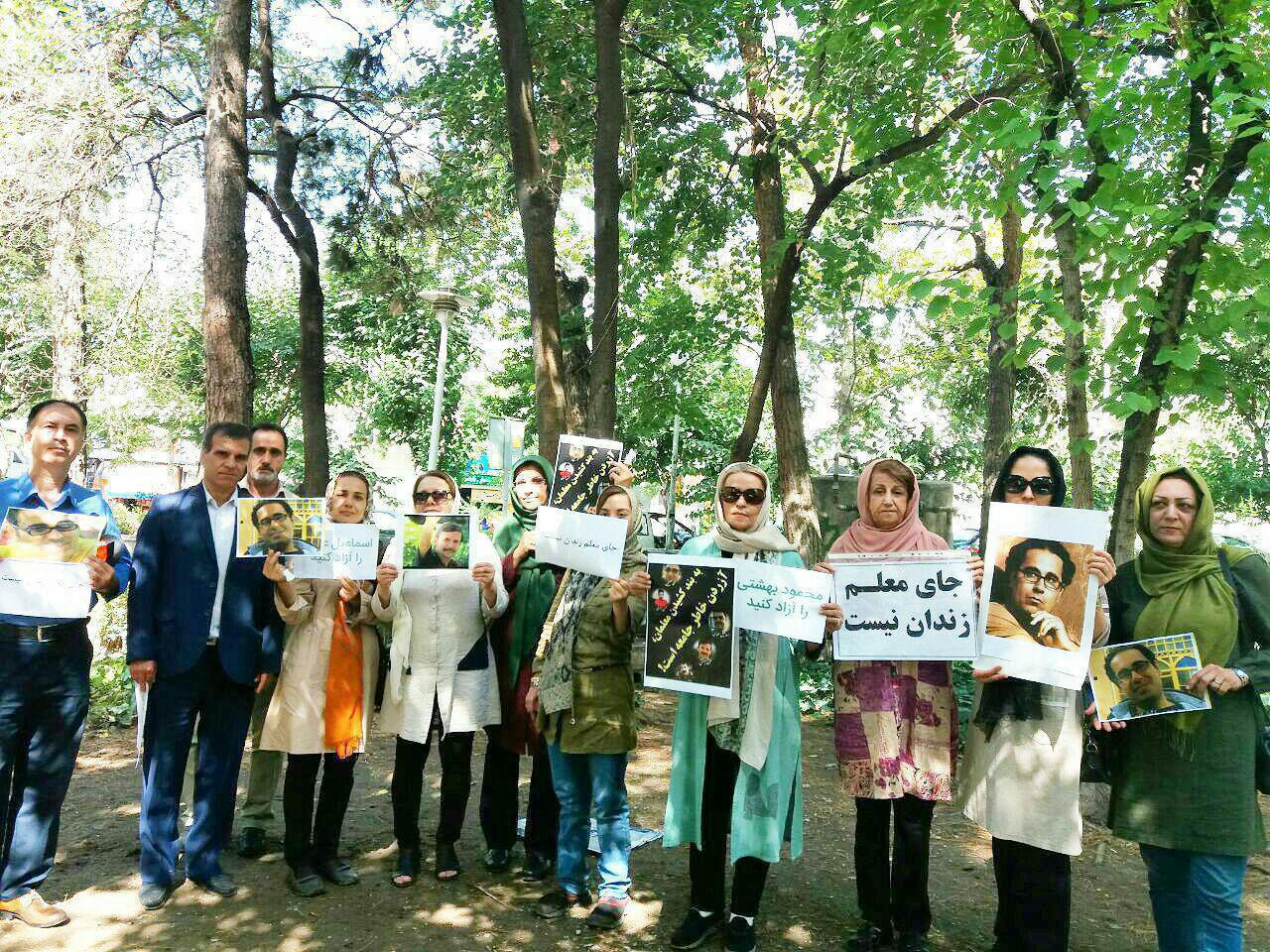 جای معلم زندان نیست! تجمع معملمان و فعالان صنفی در اعتراض به حبس محمد حبیبی