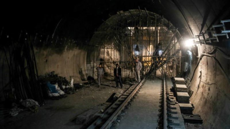 حقوق کارگران مترو اهواز ۱۸ ماه پرداخت نشده است