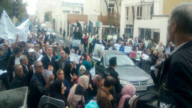 تجمع بازنشستگان در تهران چند شهر ایران در اعتراض به پایین بودن مستمری