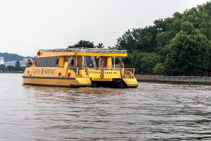 Ein Wassertaxi auf dem Potomac River in Washington DC. Foto: Flora Jädicke