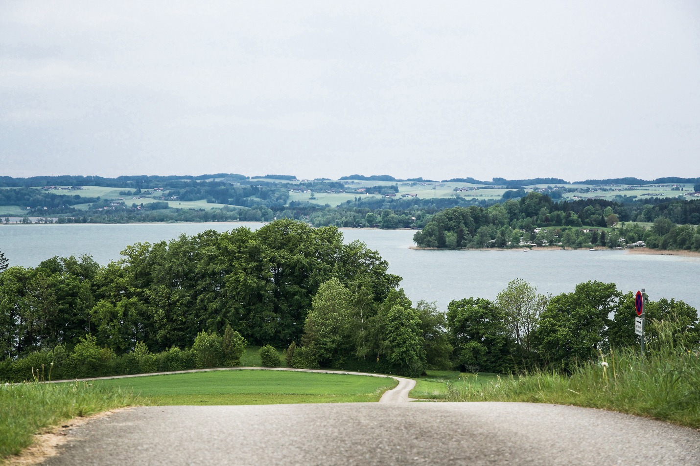 Lochen am See. Seen mit Ausblick ins Salzburger Land. Foto: Flora Jädicke