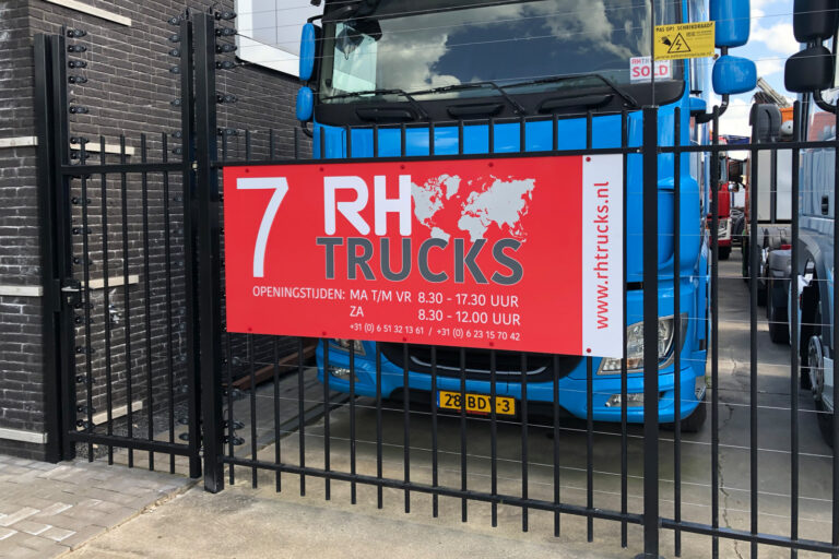 RH Trucks bord huisnummer