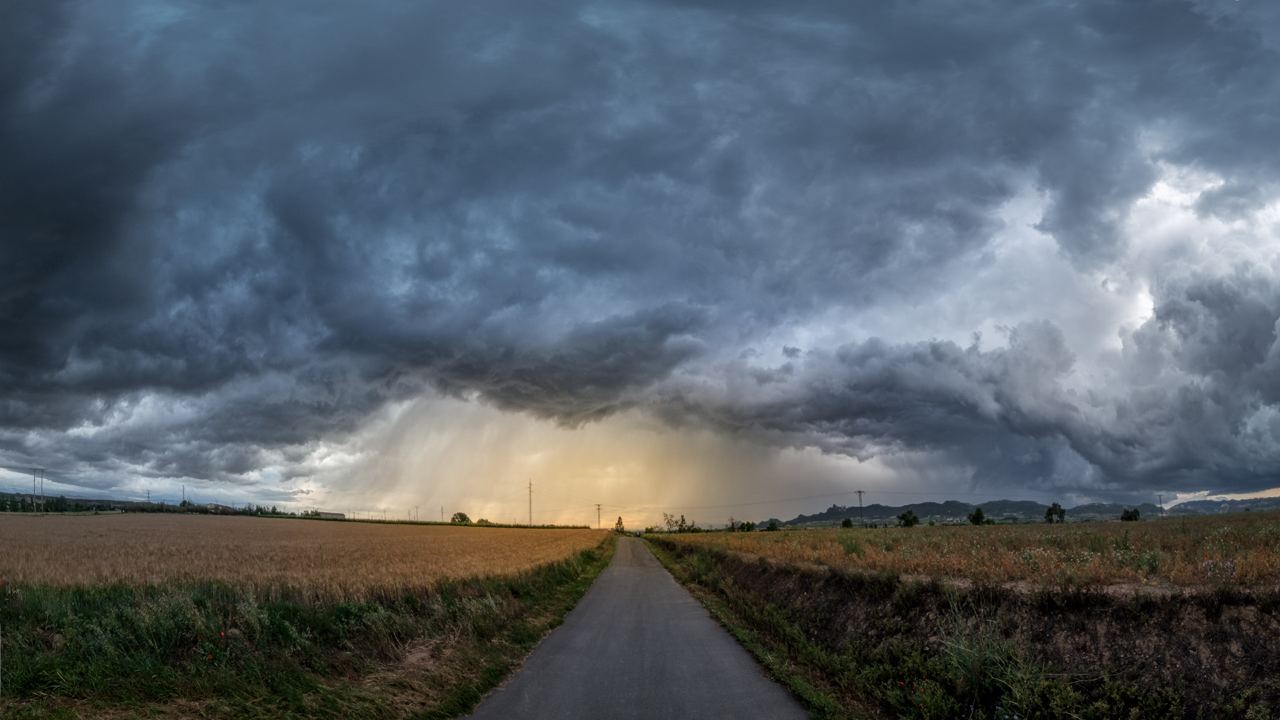 Tormenta sobre Haro by DIVCreativo Tormenta sobre Haro by DIVCreativo
