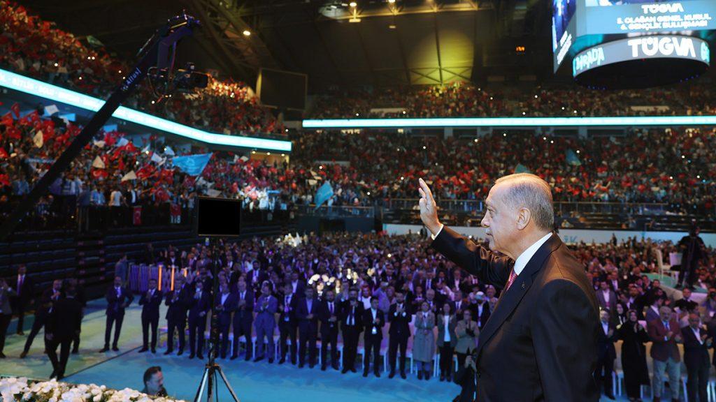 Erdoğan: Yolsuzluğun, yoksulluğun olmadığı ülkeyi biz yaparız