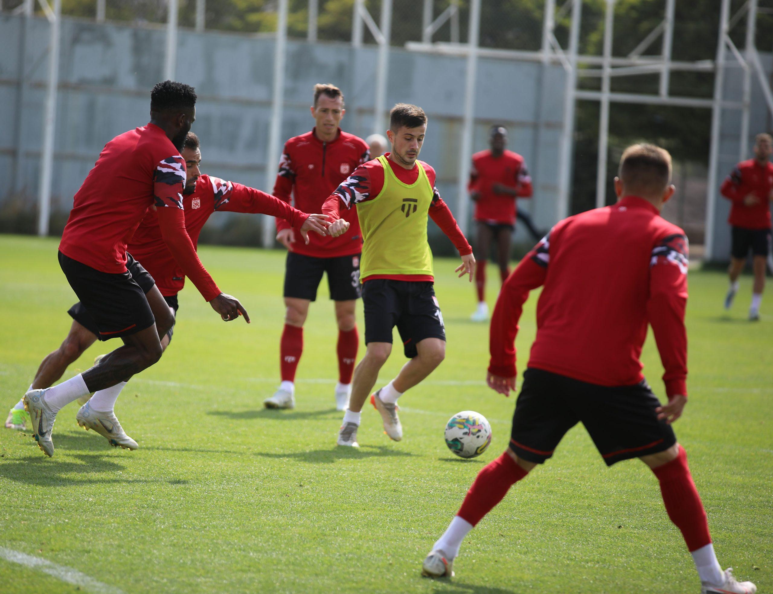 Sivasspor Başakşehir hazırlıklarını sürdürüyor