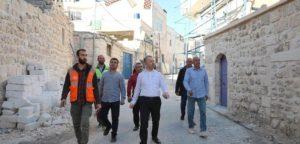 Süzen, Midyat'taki sokak sağlamlaştırma projesini inceledi