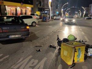 Otomobilin Çarptığı Motosiklet Sürücüsü Yaralandı
