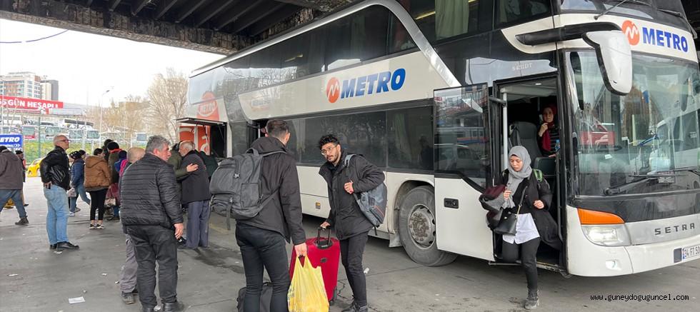 deprem-bolgelerinden-afetzedeler-otobusle-istanbul-a-geldi